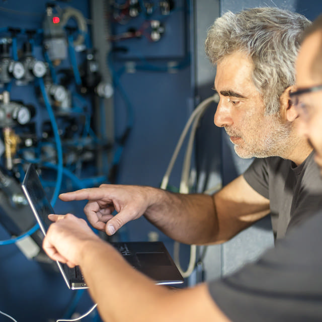 Tiltræk de rette talenter med Field Service
